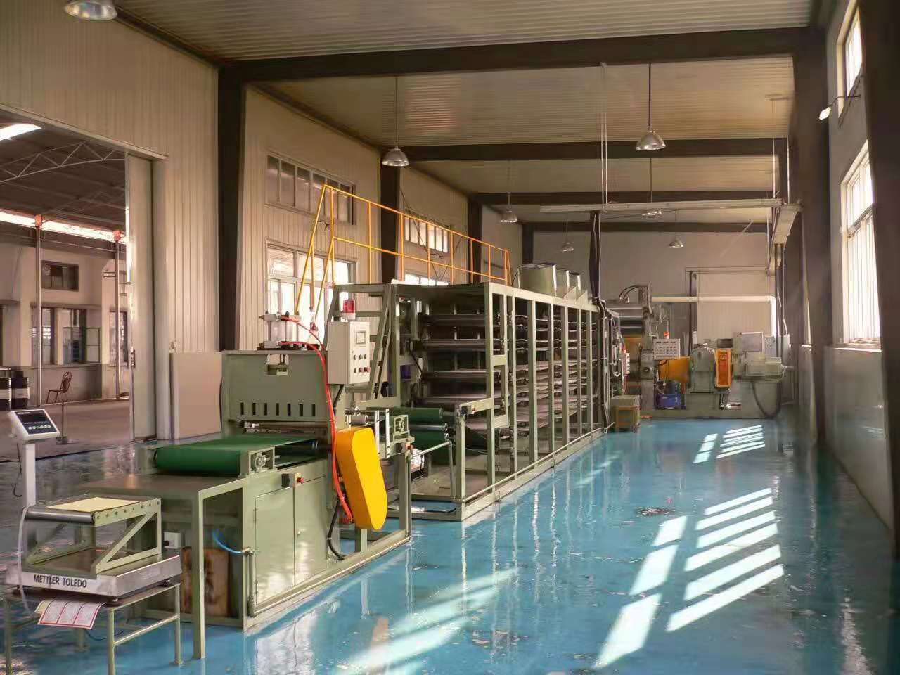 膠片生產線細節(jié)